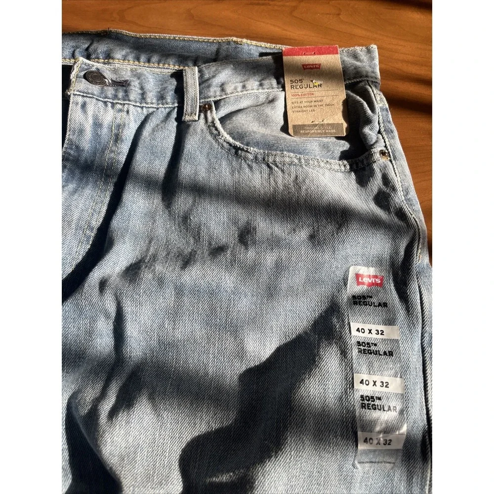 Levi 505 Regular Straight Leg Light Wash Blue Jeans Size 40x32